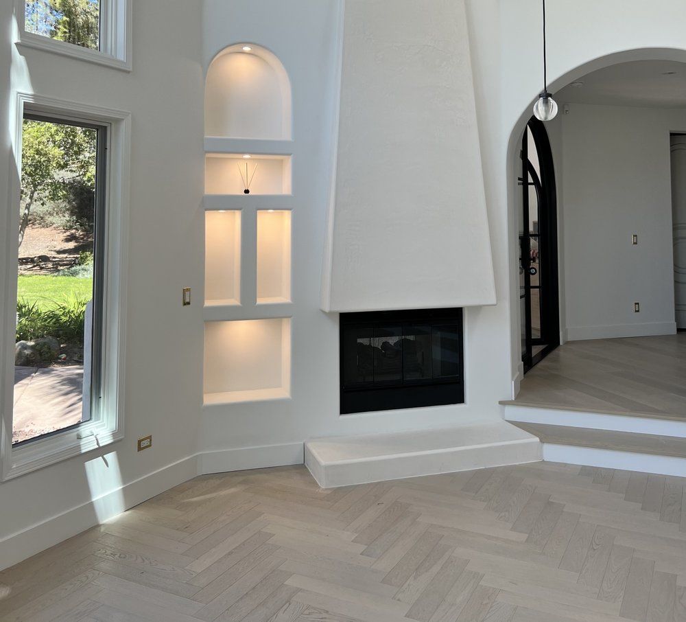 Recessed and niche lighting in a new-build living room
