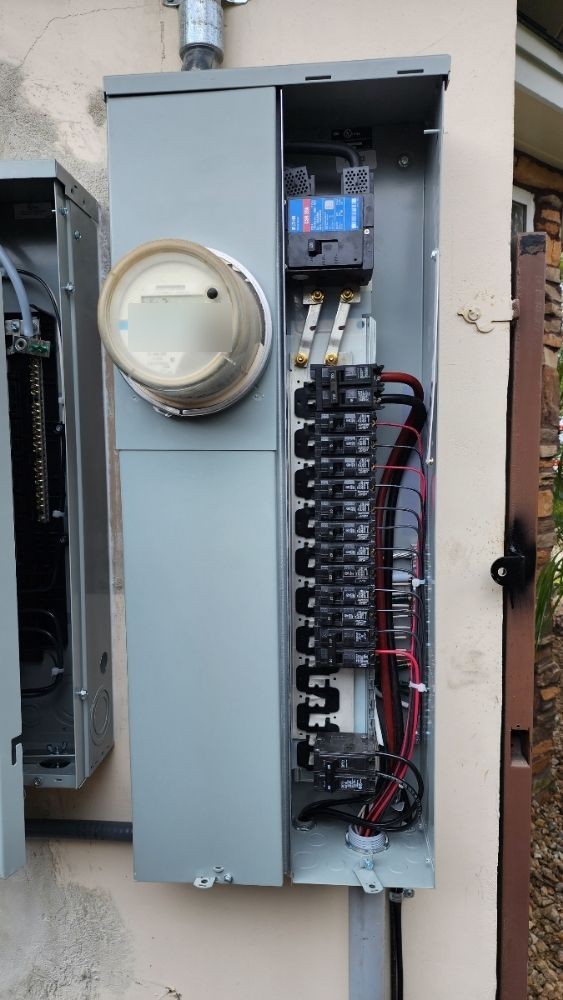 New main panel with clean wiring and new breakers